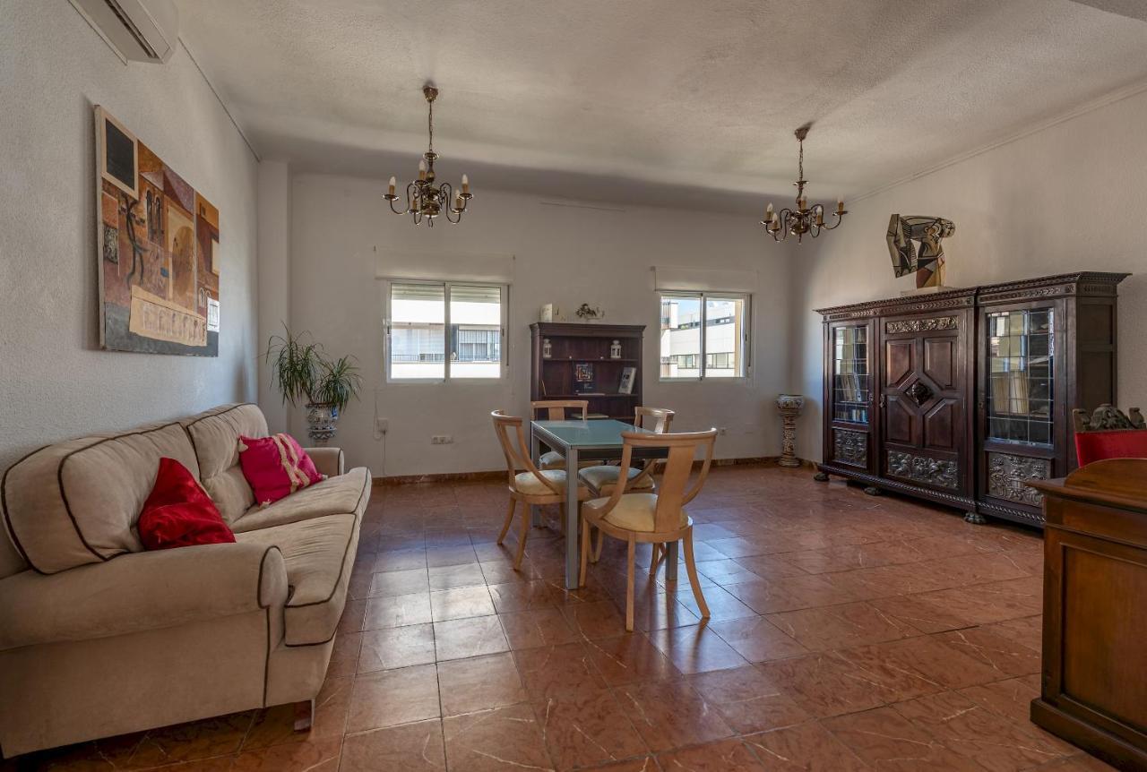 Wide And Traditional- 2Bd 1Bth- Gavidia Seville Ngoại thất bức ảnh